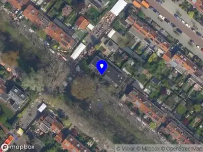 Ambulance met gepaste spoed naar de Breedveldsingel in Rotterdam