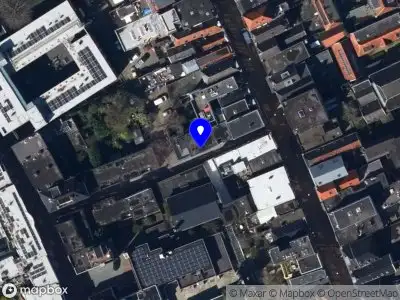 Brandweer met gepaste spoed naar de Folkingedwarsstraat in Groningen