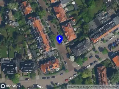 Ambulance met grote spoed naar de Lucas van Leijdenlaan in Heemstede