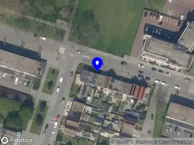 Ambulance met grote spoed naar de Laan van Nieuw Blankenburg in Rozenburg