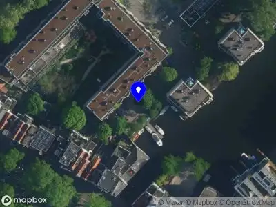 Ambulance met grote spoed naar de Waaigat in Amsterdam