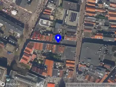 Ambulance met gepaste spoed naar de Peperstraat in Vlaardingen