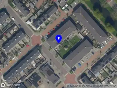 Ambulance met grote spoed naar de Zwaluwhof in Krimpen aan den IJssel