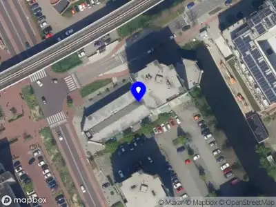 Ambulance met grote spoed naar de Duikerlaan in Capelle aan den IJssel