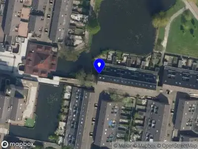 Ambulance met grote spoed naar de Hoendiep in Capelle aan den IJssel