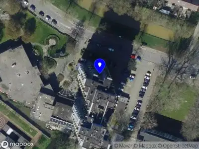 Ambulance met gepaste spoed naar de Kruisnetlaan in Hoogvliet Rotterdam