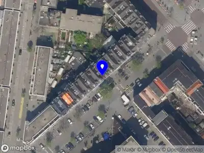 Ambulance met grote spoed naar de Paul Krugerstraat in Rotterdam