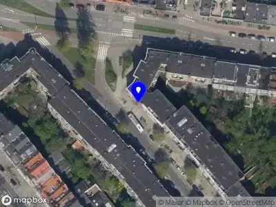 Ambulance met gepaste spoed naar de Allard Piersonstraat in Rotterdam