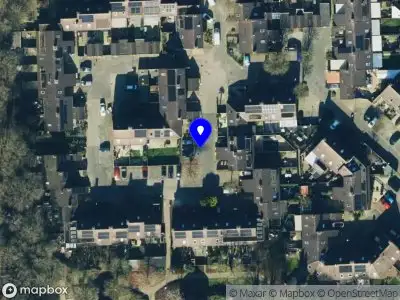 Brandweer met grote spoed naar de Jennerstraat in Hoogeveen vanwege voertuigbrand