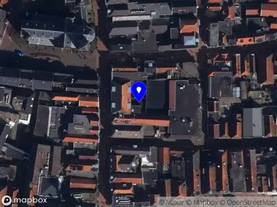 Brandweer met gepaste spoed naar de Koningstraat in Dokkum vanwege afgaan automatisch brandalarm