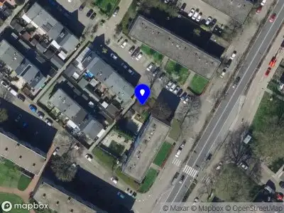 Ambulance met grote spoed naar de Burgemeester Kruijffstraat in Ridderkerk