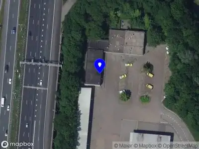 Ambulance met grote spoed naar de Laan der Verenigde Naties in Dordrecht