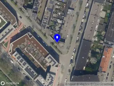 Ambulance met grote spoed naar de Medinastraat in Rotterdam
