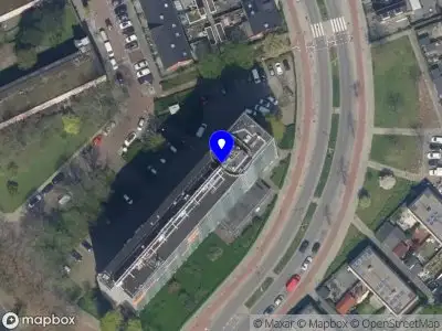 Ambulance met grote spoed naar de Ameidestraat in Rotterdam