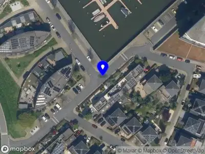 Ambulance met grote spoed naar de Bakboord in Capelle aan den IJssel