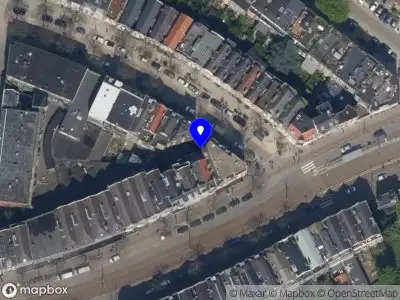 Ambulance met grote spoed naar de Gerrit van de Lindestraat in Rotterdam