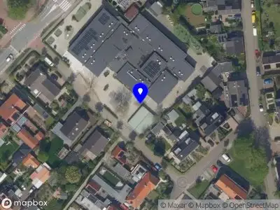 Brandweer met grote spoed naar de Duindoornstraat in Geldermalsen vanwege voertuigbrand