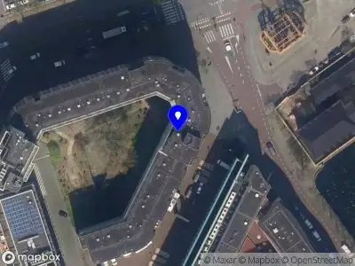 Ambulance met grote spoed naar de Doelstraat in Rotterdam