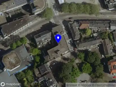 Brandweer en politie met grote spoed naar de Kruisstraat in Heerlen vanwege waarnemen gaslucht