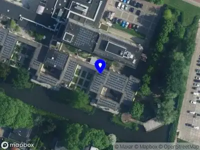 Ambulance met grote spoed naar de De Helpende Hand in Amstelveen