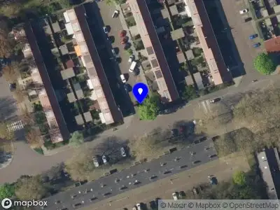 Brandweer met grote spoed naar de Walraven van Hall-laan in Zeist vanwege gebouwbrand