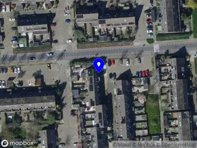 Ambulance met grote spoed naar de Krekelveen in Spijkenisse