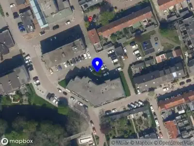 Ambulance met grote spoed naar de Raadhuishof in Capelle aan den IJssel