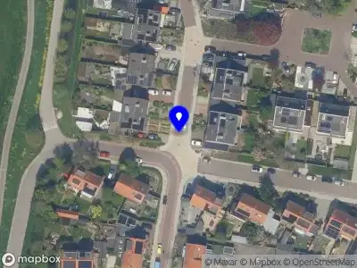 Brandweer met grote spoed naar de Van Almondeweg in Brielle vanwege gebouwbrand