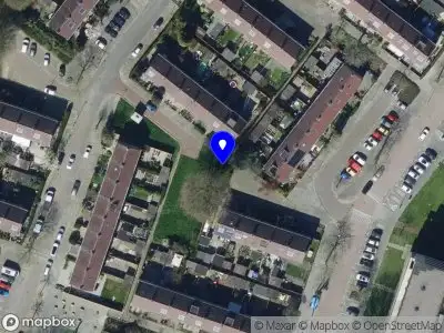 Brandweer met grote spoed naar de Werpnet in Hoogvliet Rotterdam vanwege reanimatie