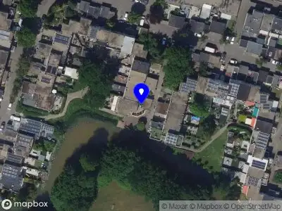 Ambulance met grote spoed naar de Mildenburg in Dordrecht