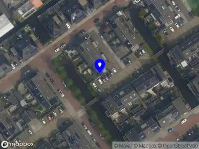 Ambulance met grote spoed naar de Snaveldolfijn in Naaldwijk