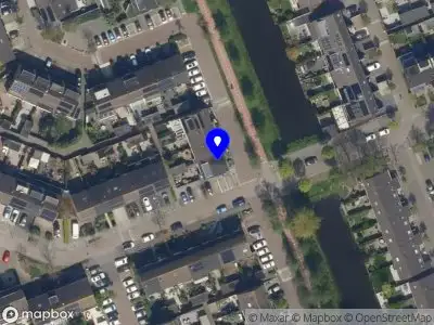 Ambulance met grote spoed naar de Berkendreef in Vlaardingen