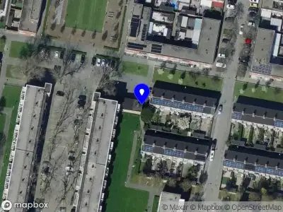 Ambulance met gepaste spoed naar de Middelharnisstraat in Rotterdam