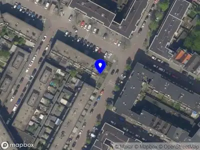 Ambulance met grote spoed naar de Boudewijnstraat in Rotterdam