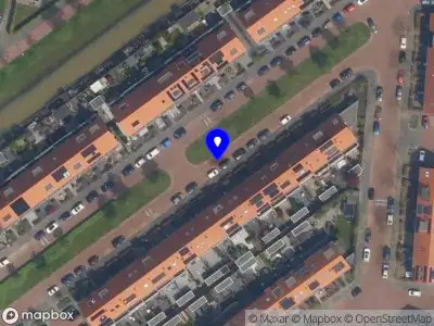 Ambulance met grote spoed naar de Jan Sluijtersstraat in Rotterdam