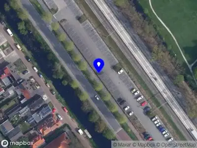 Brandweer met gepaste spoed naar de Stationsweg in Wolvega