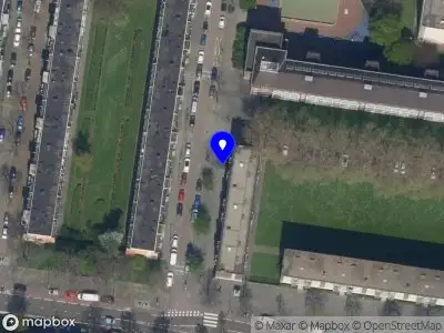 Ambulance met grote spoed naar de Zweedsestraat in Rotterdam