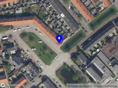 Ambulance met gepaste spoed naar de Goudenregenstraat in Capelle aan den IJssel