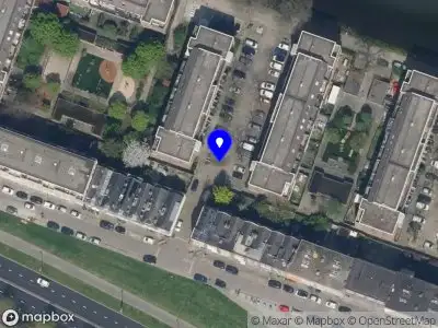 Ambulance met grote spoed naar de Bartholomeus Everardus Molen in Rotterdam