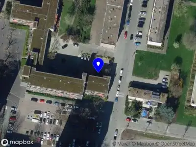 Ambulance met grote spoed naar de Middelharnisstraat in Rotterdam