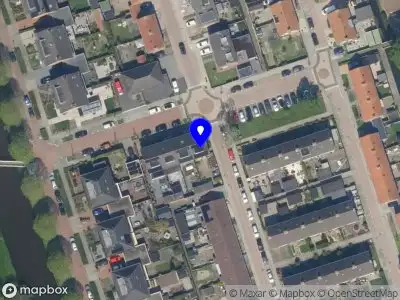 Ambulance met grote spoed naar de Van der Heydenstraat in Langerak