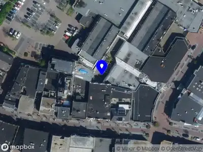 Ambulance met grote spoed naar de Schoolstraat in Lisse