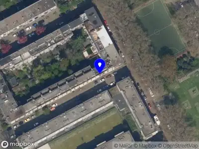 Ambulance met grote spoed naar de Navanderstraat in Rotterdam