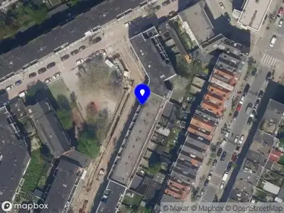Ambulance met gepaste spoed naar de Haringpakkersstraat in Rotterdam