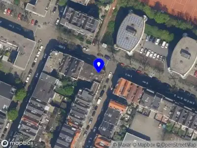 Ambulance met grote spoed naar de 1e Jerichostraat in Rotterdam