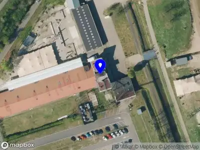 Politie naar de Strandweg in Zoelen vanwege voertuigen te water