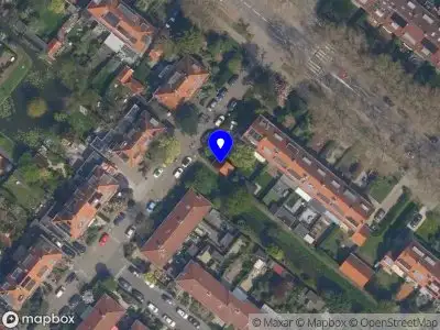 Ambulance met grote spoed naar de Jeroen Boschlaan in Rotterdam