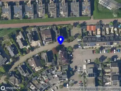 Ambulance met grote spoed naar de Behrenslijn in Zoetermeer