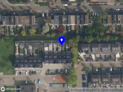 Brandweer met gepaste spoed naar de Burgemeester Hendrixstraat in Berkel en Rodenrijs vanwege een liftopsluiting