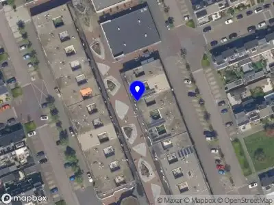 Ambulance met gepaste spoed naar de De Loper in Vlaardingen